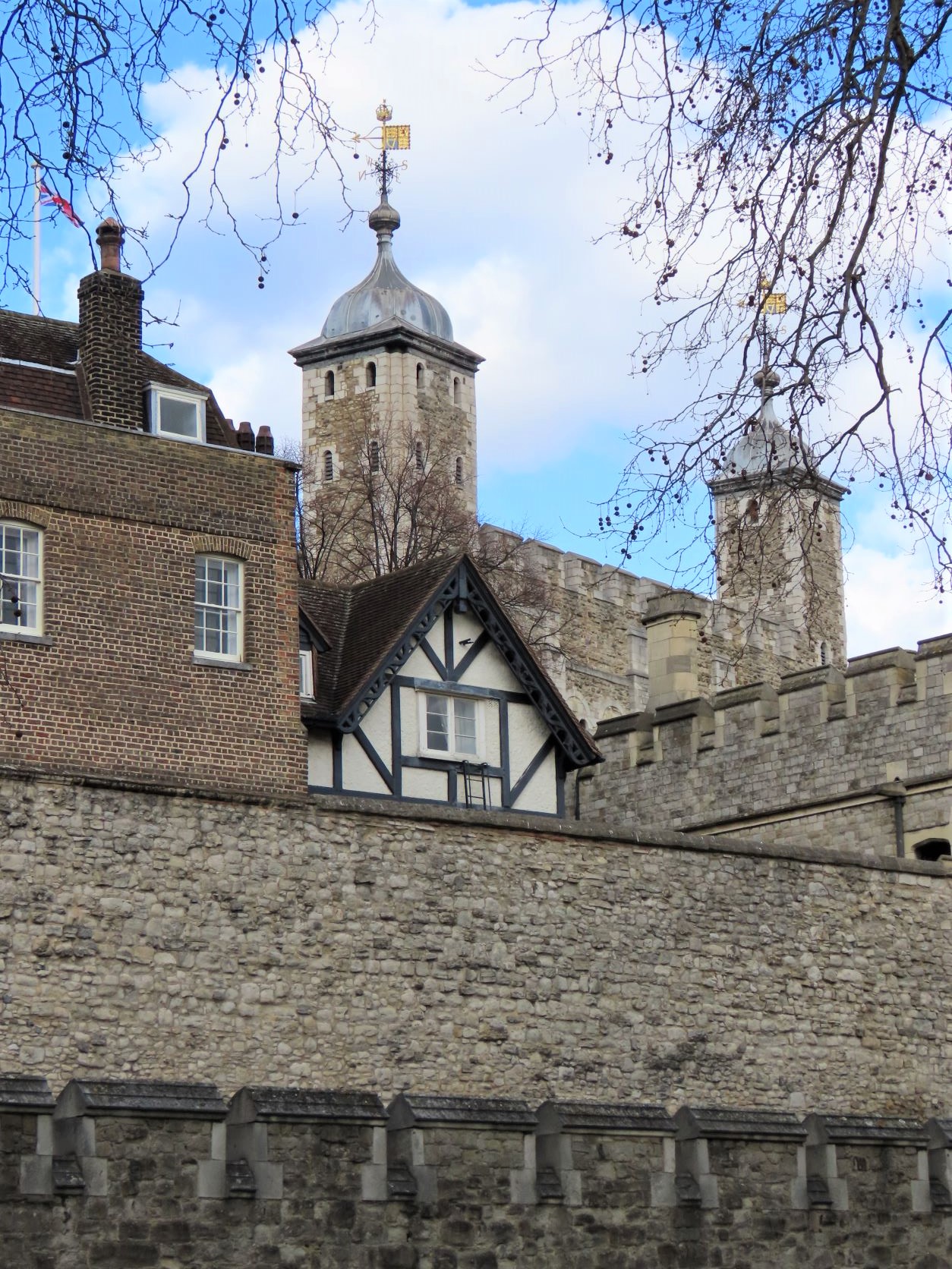 tower of london traveladdict